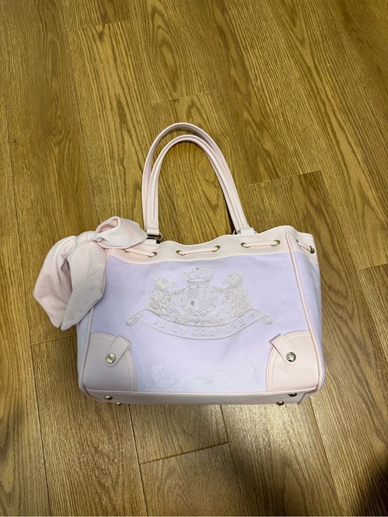 Juicy Couture Handbags - Juicy Couture Day Dreamer in Lilac